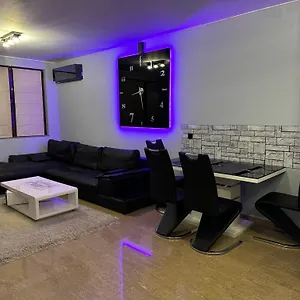 Tres Palmas Apartment